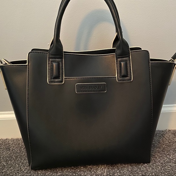 Vera Bradley Handbags - Vegan Leather Vera Bradley bag.